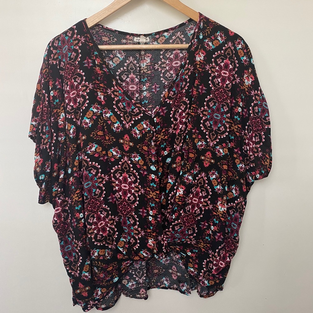 Crop/Tie-Front Shirt